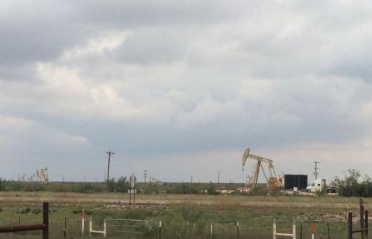 Oil pump, southeastern New Mexico